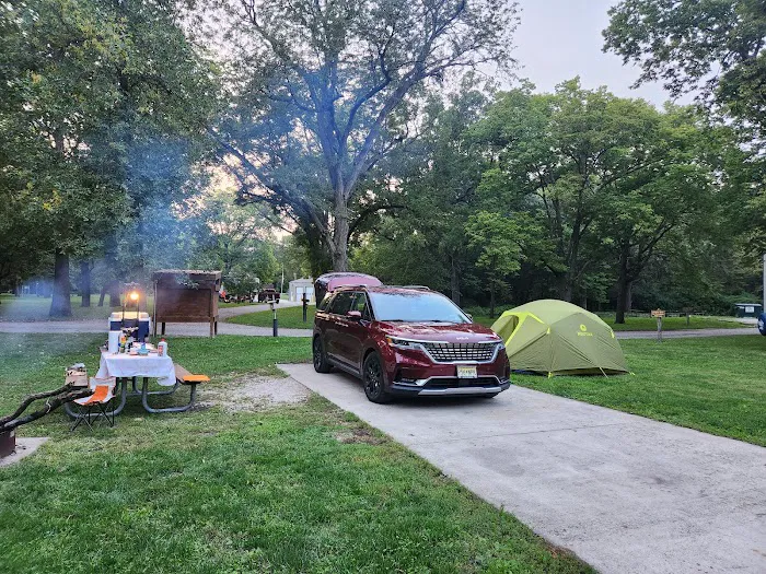 Walnut Woods State Park Campground Picture 6
