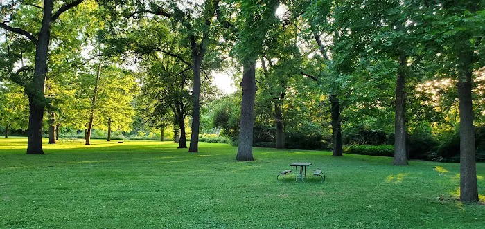 Walnut Woods State Park Campground Picture 8