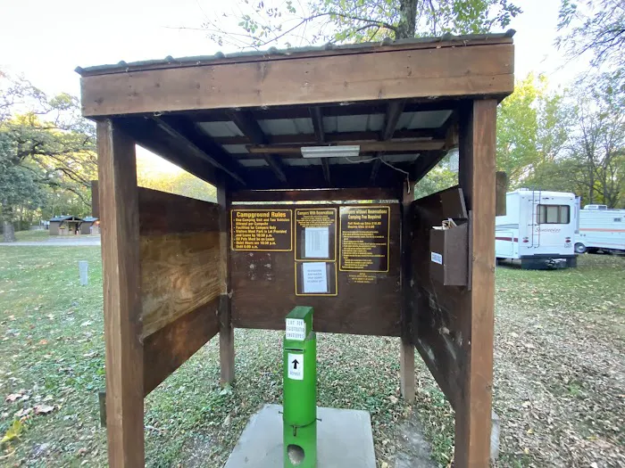 Walnut Woods State Park Campground Picture 7