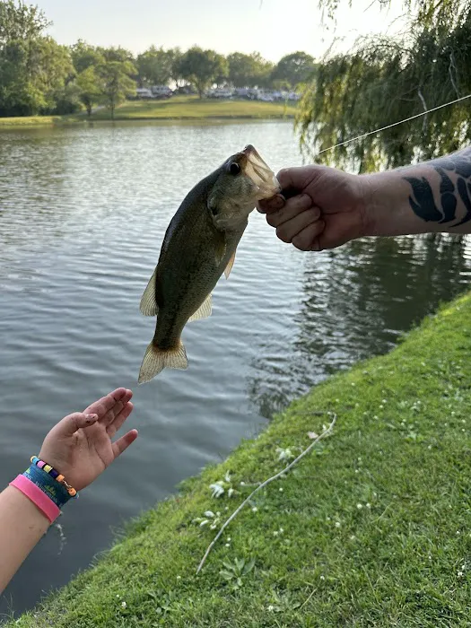 Cutty's Des Moines Camping Club Picture 9