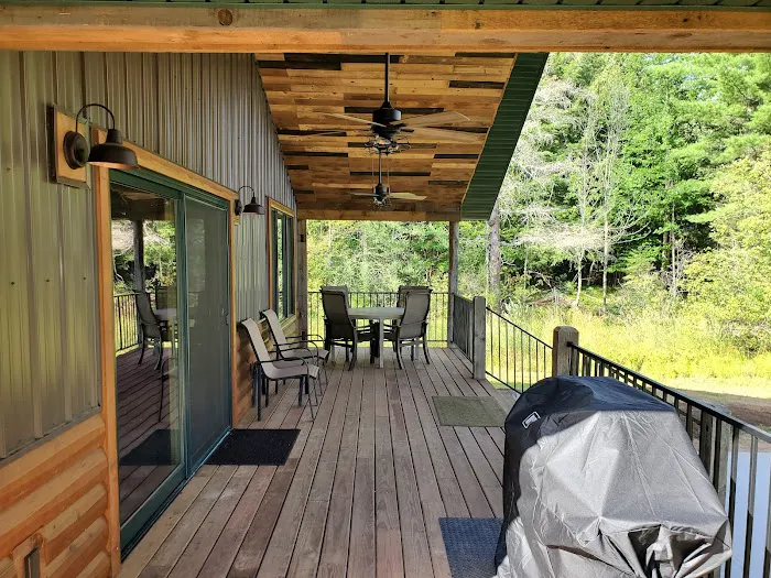 Bear Tracks Lodge Picture 1