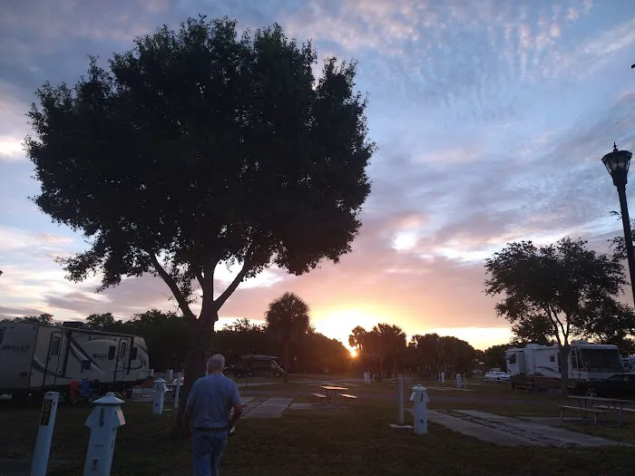 FamCamp Office MacDill AFB RV Park Picture 1