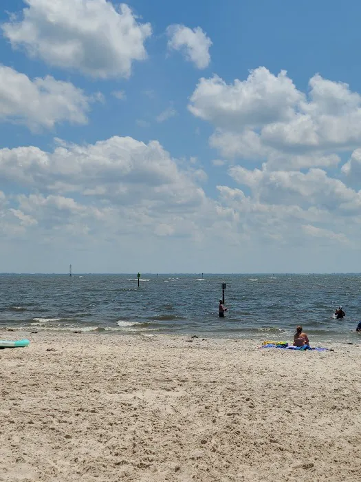 FamCamp Office MacDill AFB RV Park Picture 7