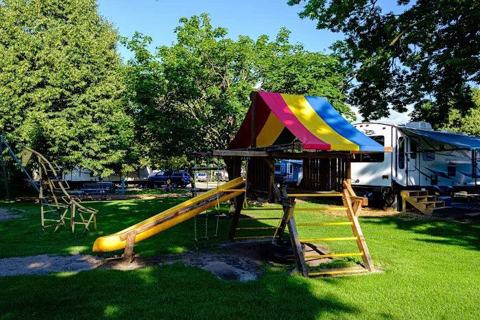 Town & Country RV Park and Campground Picture 3