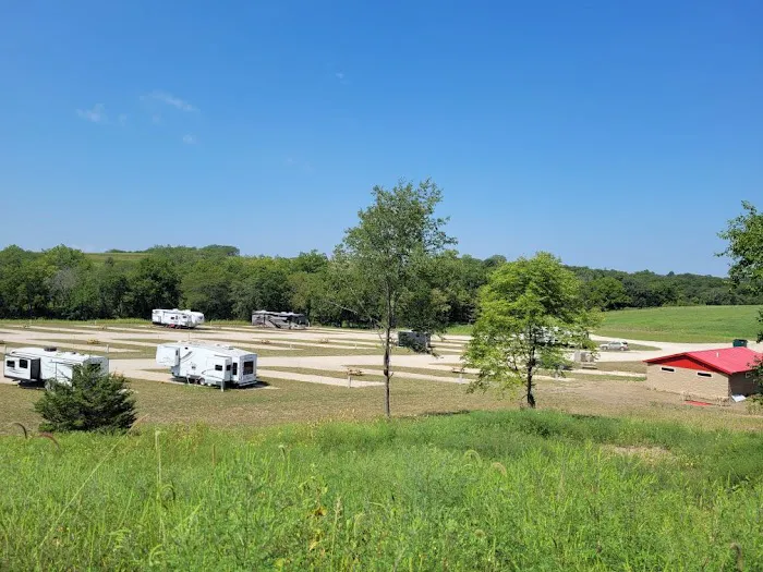 Crow's Nest RV Park Picture 2