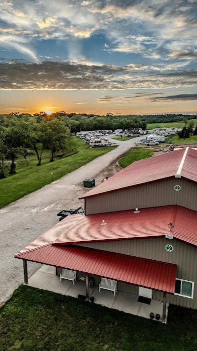 Crow's Nest RV Park Picture 6