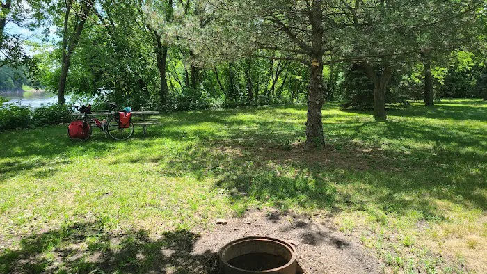 Riverside Park Campgrounds Picture 2