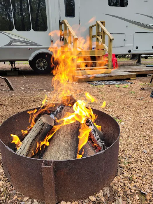 Camp Holiday Campground Picture 1