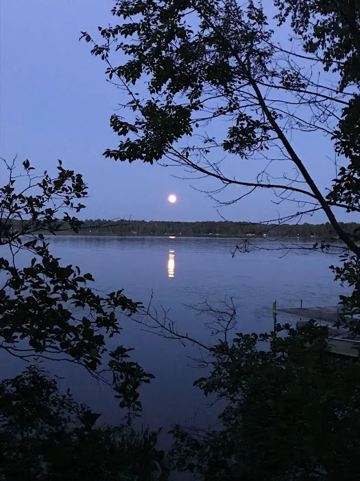 Teal Lake Rentals Picture 2