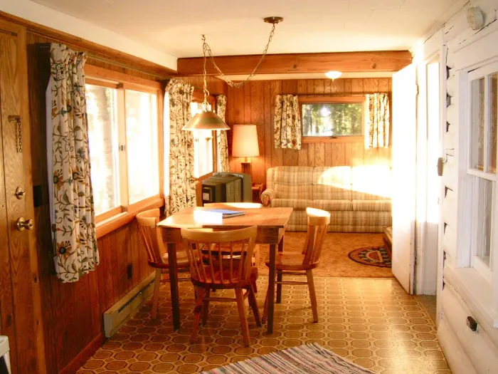 Teal Lake Rentals Picture 3