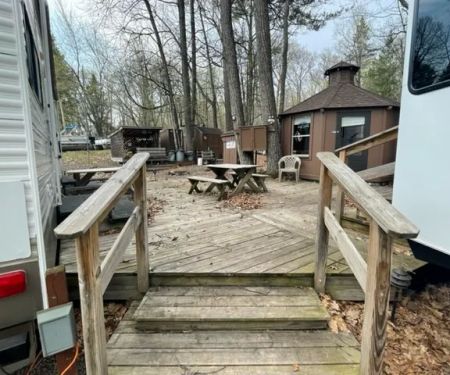 Lincolnwood Resort & Bar