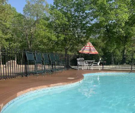 Majestic Oaks RV Park & Campground