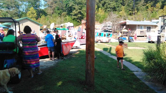 Shorewood Landing on Lake Ozark Picture 6