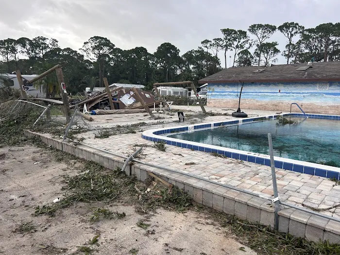 Sunnier Palms Nudist Park and Campground Picture 5