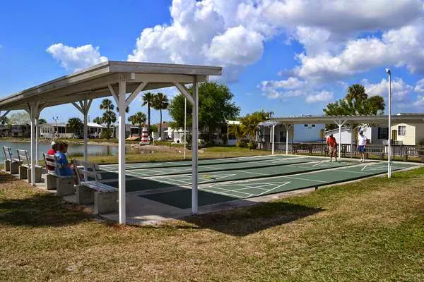 Encore Winter Quarters Manatee Picture 7