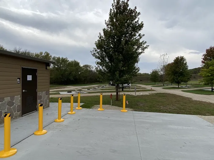 Linn Grove Dam Campground Picture 6