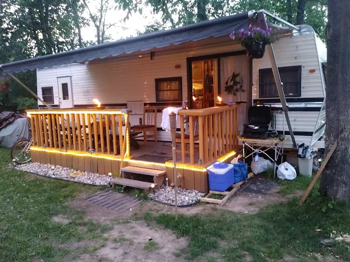 Flying Eagle RV Resort Picture 2