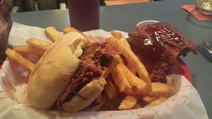 Pine Point Lodge Picture 10