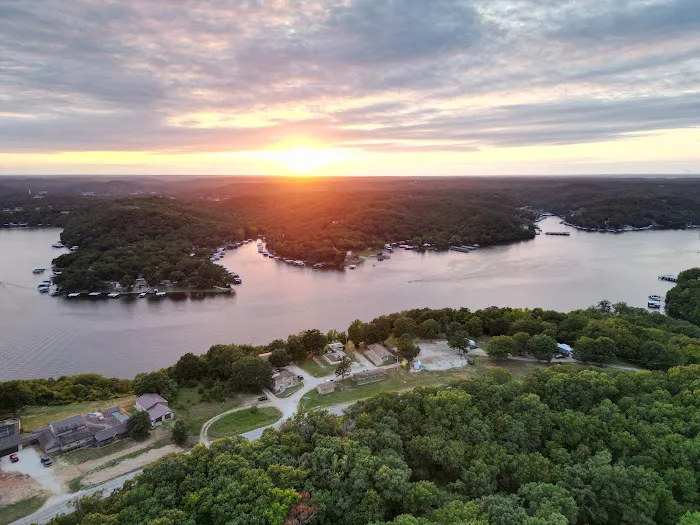 Clapping Oaks Campground and Lodging Picture 2