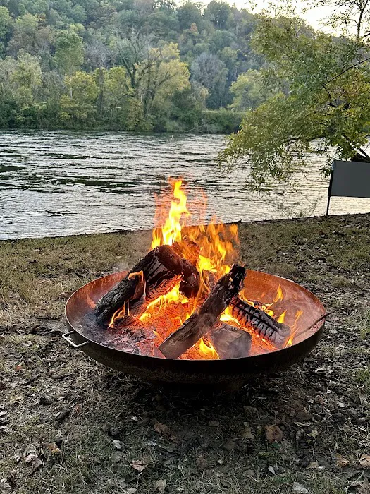 White River Cabin Rental - Cabin 5 - Newland's Lodge Picture 4