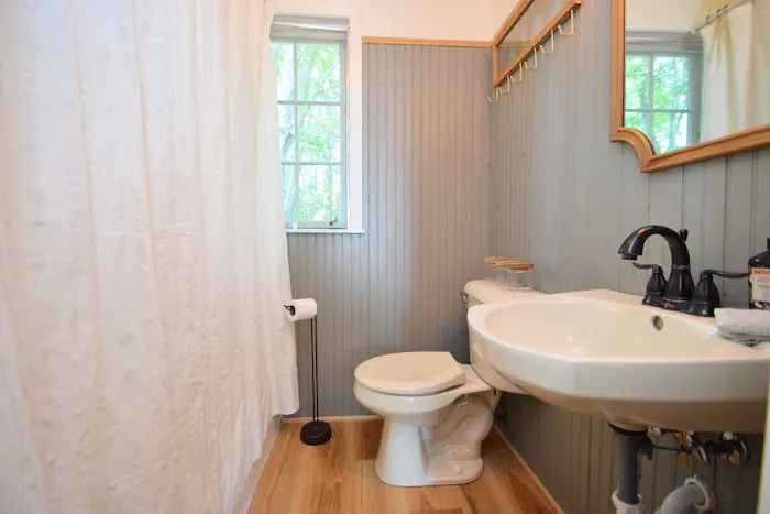 Abide Lakeside Picture 2