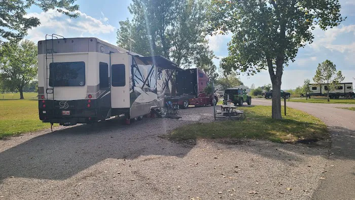 Island View Campground Picture 3