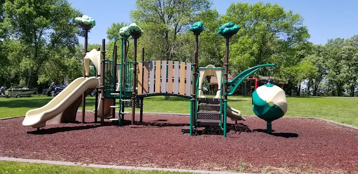 Browns Park South Picture 8
