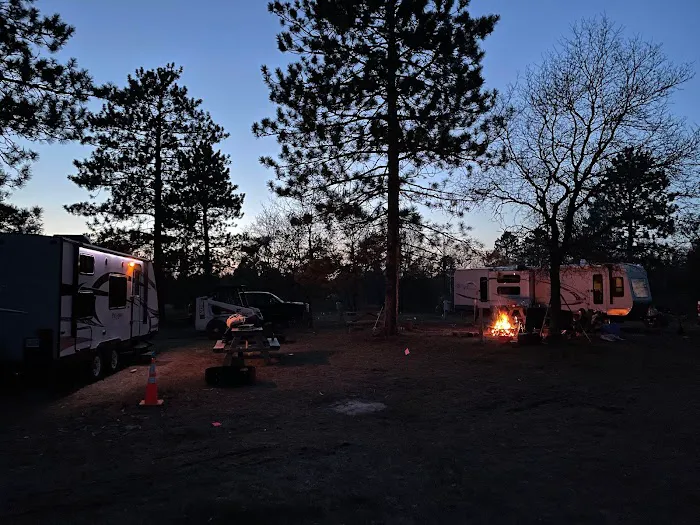 Wheelers RV Park Picture 10