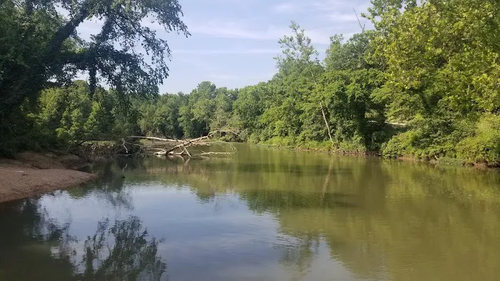 Mother Nature's Riverfront Retreat Picture 5
