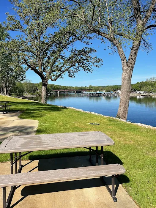 Lakeshore RV Park Picture 7