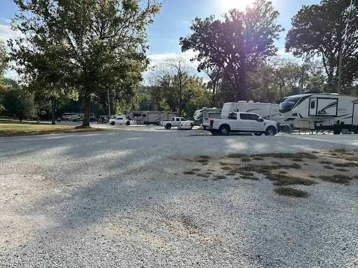 Lakeshore RV Park Picture 2