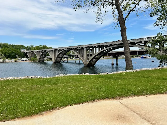 Lakeshore RV Park Picture 9