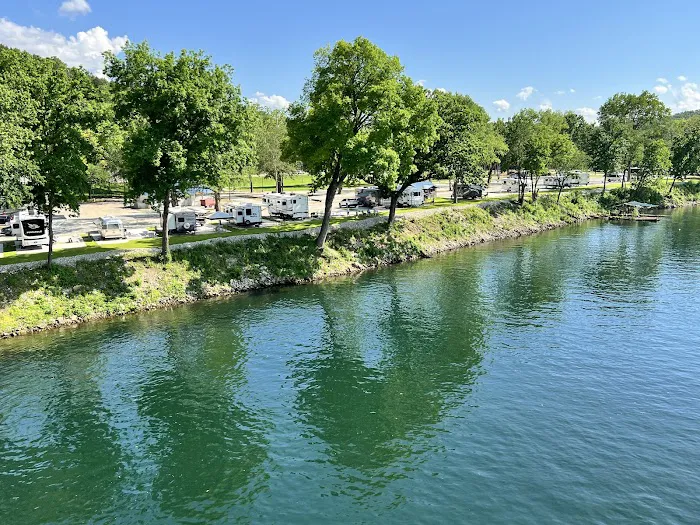 Lakeshore RV Park Picture 5