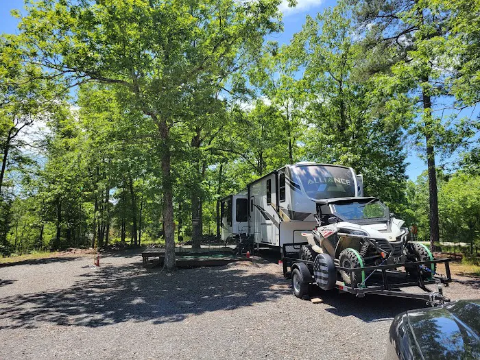 Hoss' Hideout Campground Picture 1