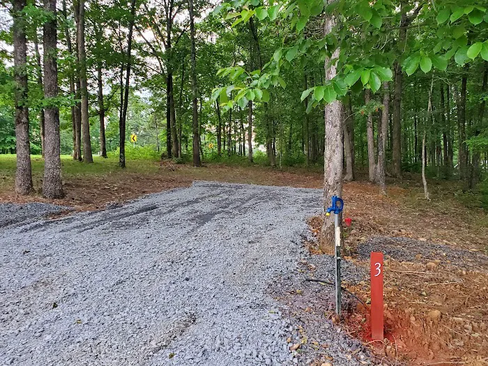 Hoss' Hideout Campground Picture 4