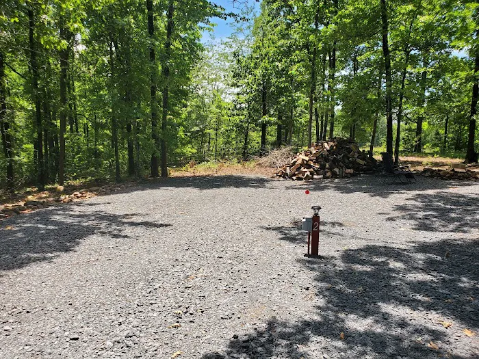 Hoss' Hideout Campground Picture 7