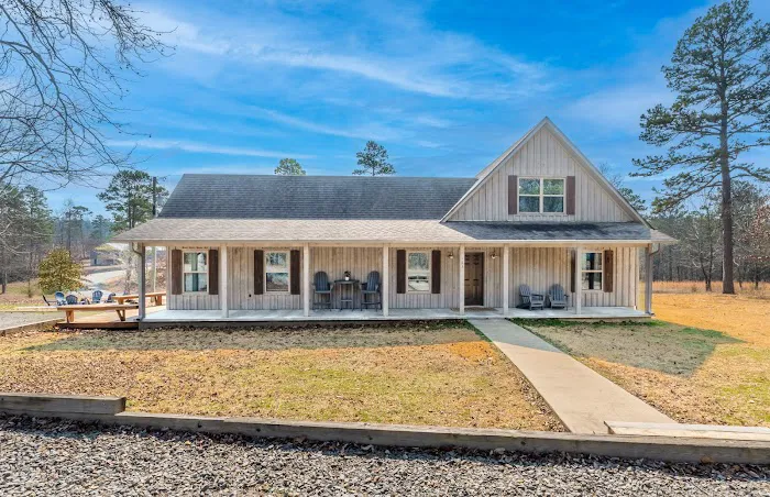 Cove Creek Cottage at Greers Ferry Lake Picture 1