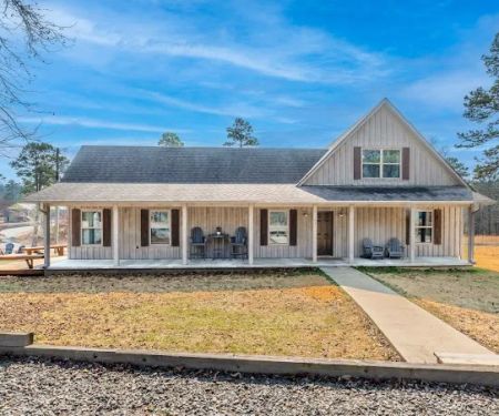 Cove Creek Cottage at Greers Ferry Lake