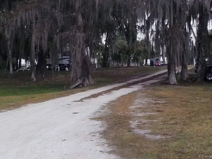 Lake Place R V Park Picture 9