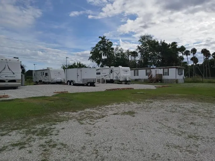 Lake Place R V Park Picture 6