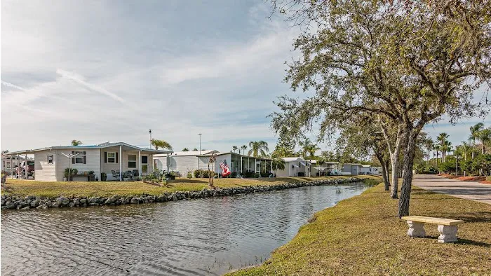 Encore Harbor Lakes Picture 8