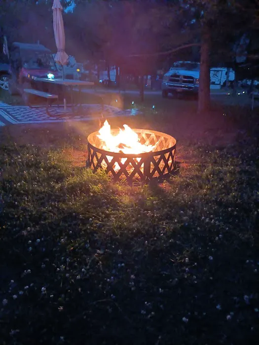 Pardun's Jack Pine Campground Picture 7