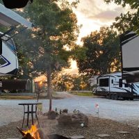 Hilltop Hideaway Campground ico