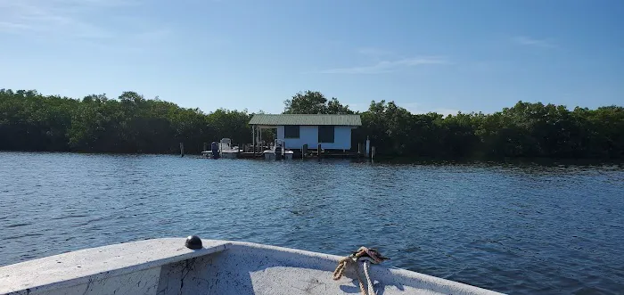 Fishing shack Picture 1