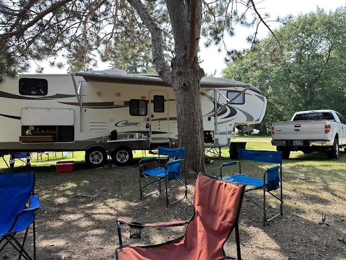 Woodsong RV Resort Picture 1