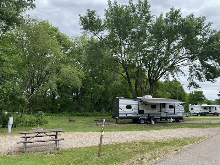 Riverside Campground Picture 4