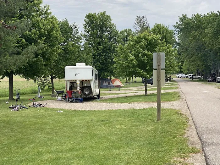Riverside Campground Picture 2