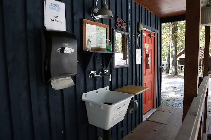 Shady Oaks Campground & RV Park Picture 3