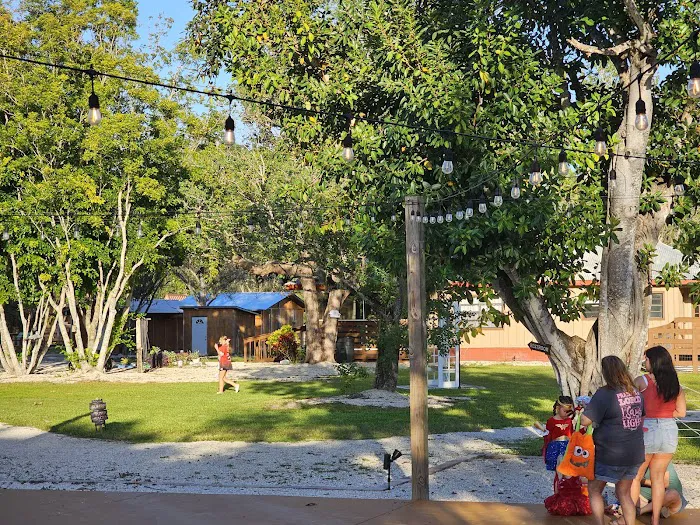 Alluring Acres - Glamp retreat Picture 7