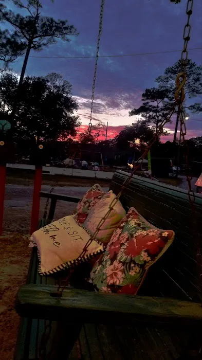 Cozy Rosy RV Resort & Glampground Picture 6